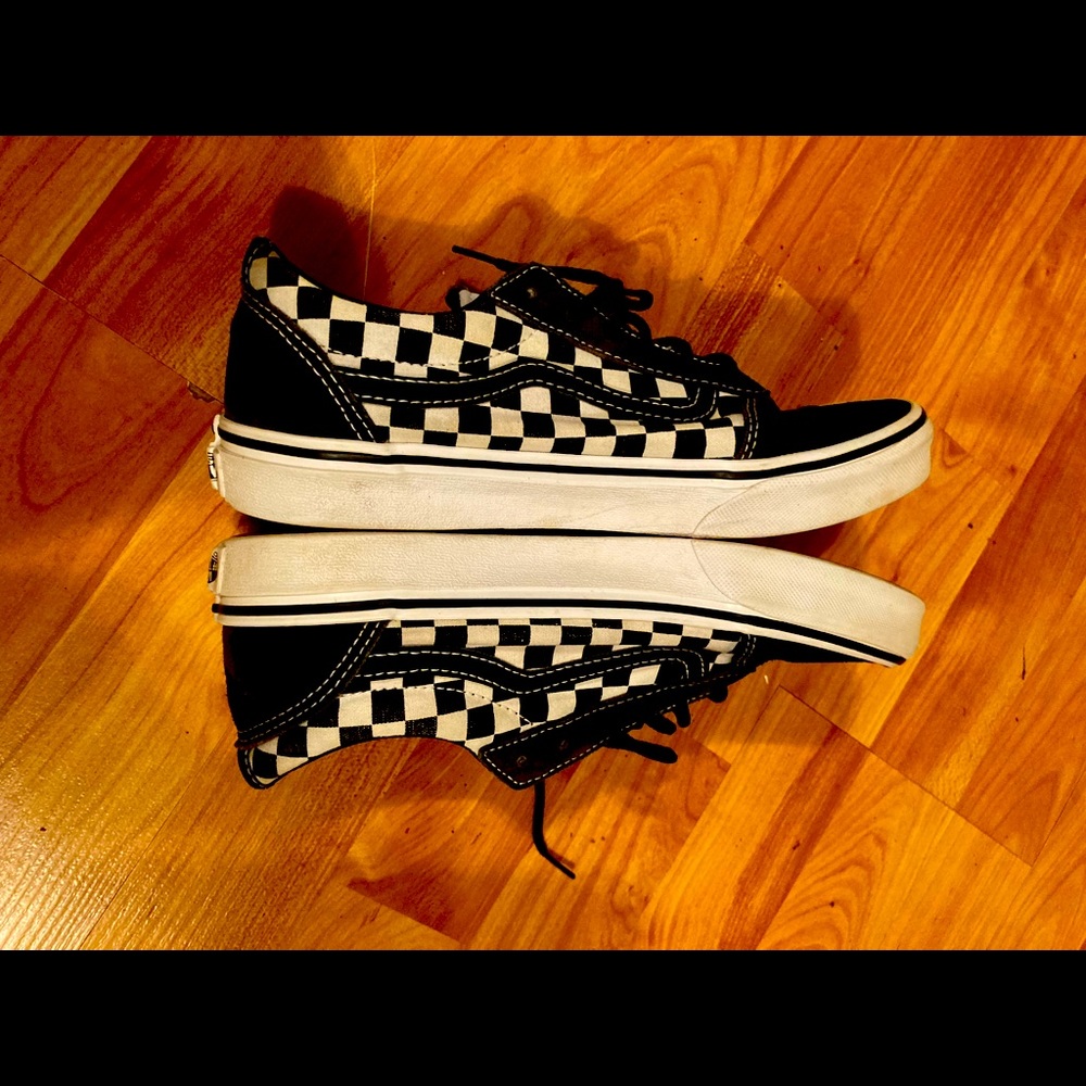 vans sz 4.5 women’s but are unisex skater / board